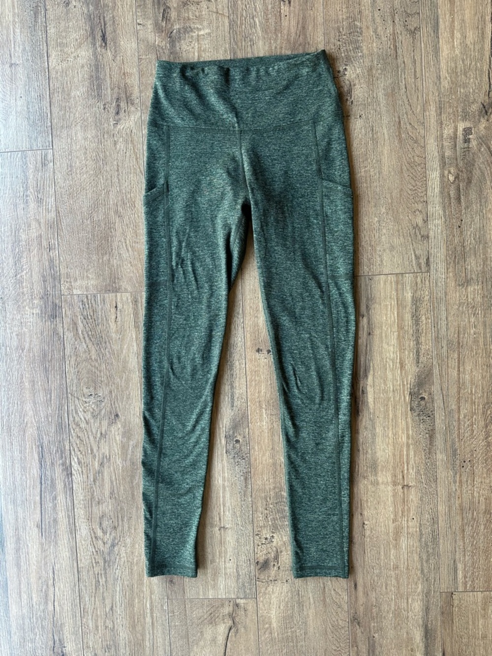 Aerie women’s workout leggings - warm - green - medium